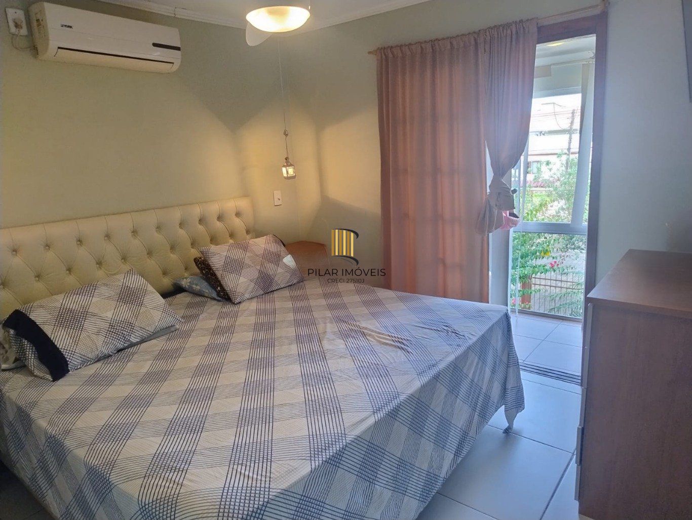 Casa com 3 dormitorios, 1 suíte e com 1 vaga de garagem coberta em Canoas.