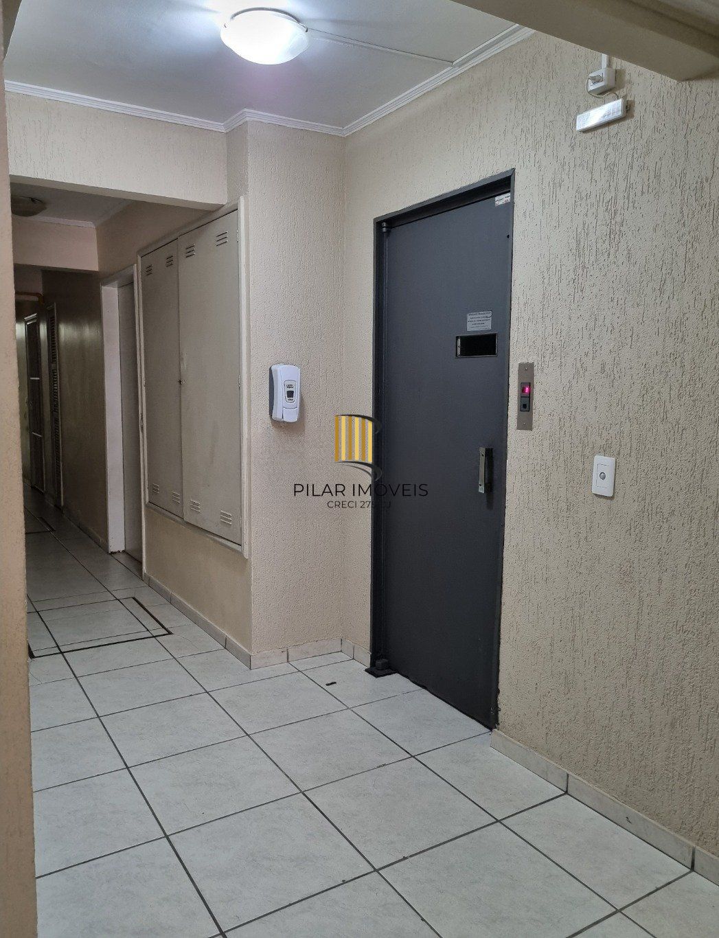 Apartamento semi mobiliado JK de 1 dormitório no Bairro Cidade Baixa