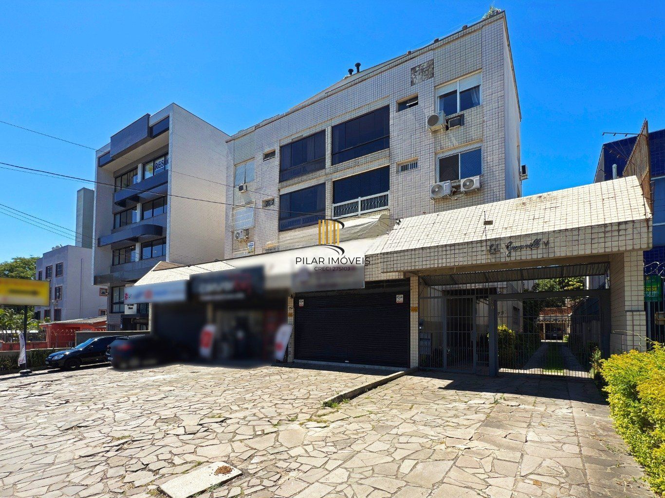 Cobertura com 2 quartos, vaga, elevador e churrasqueira  no bairro Cristal.
