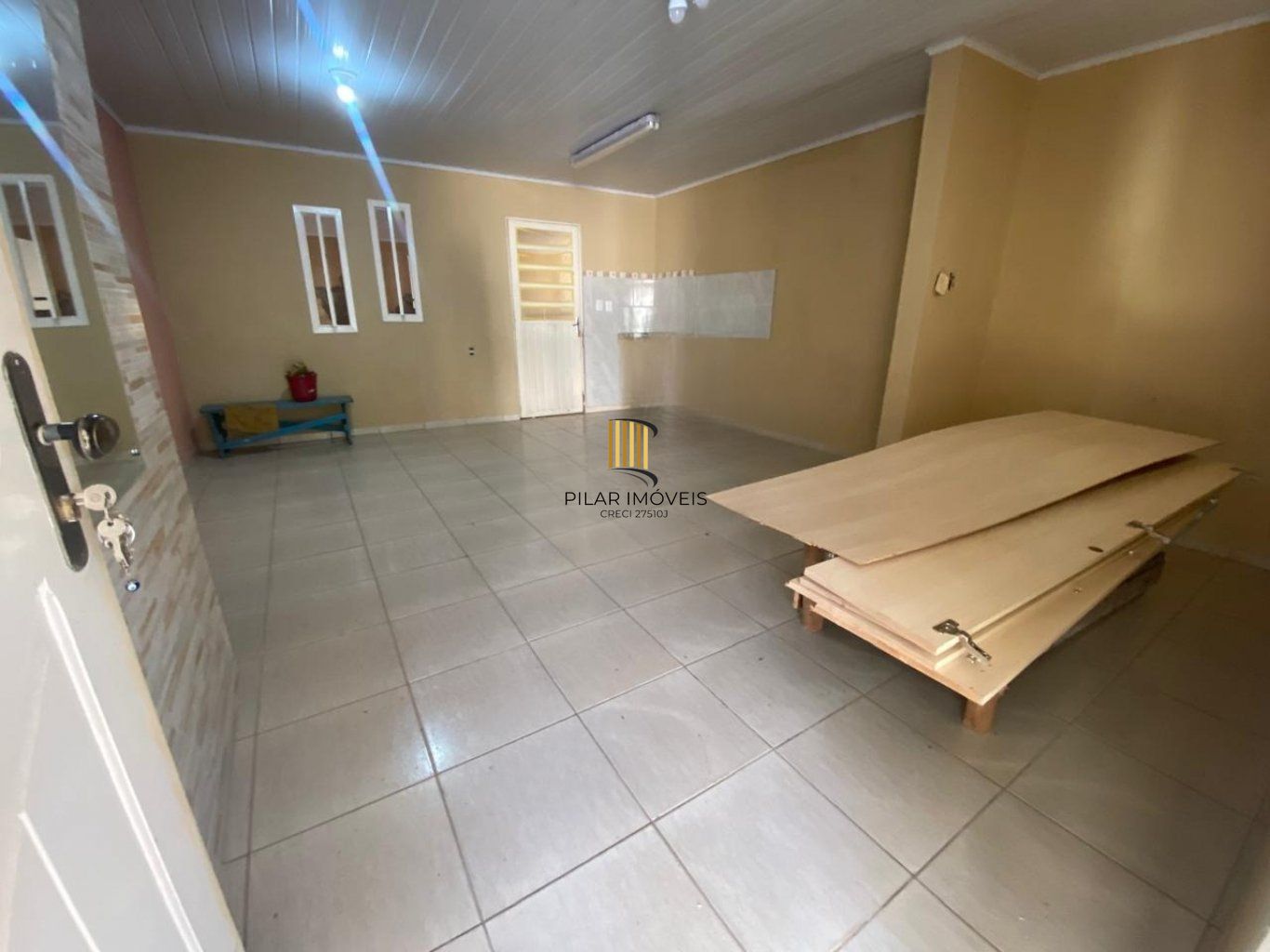 Casa de 2 dormitórios e 2 vaga de garagem em Vila Eunice Cachoeirinha.