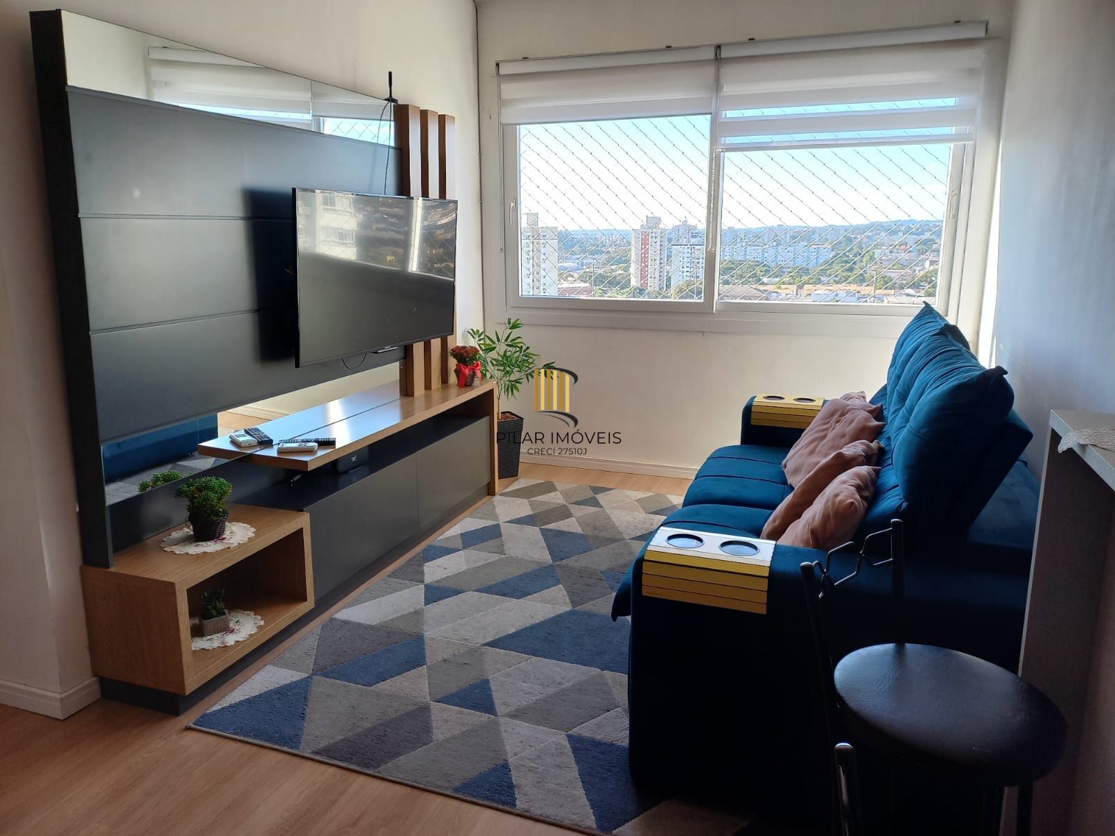 Apartamento de 2 dormitórios , 1 vaga coberta no bairro São Sebastião