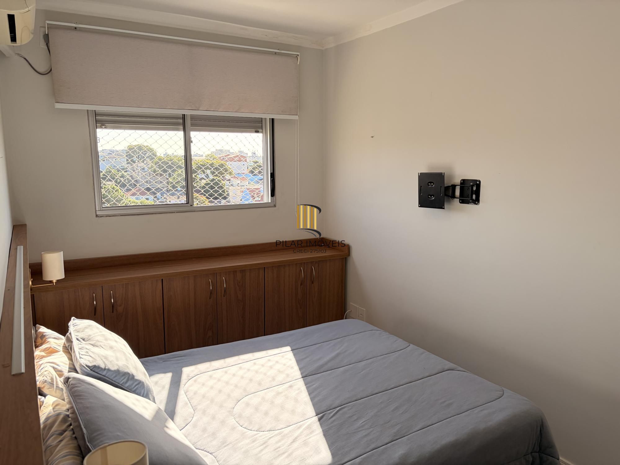 Apartamento com 2 quartos e 1 vaga de garagem no Bairro Sarandí