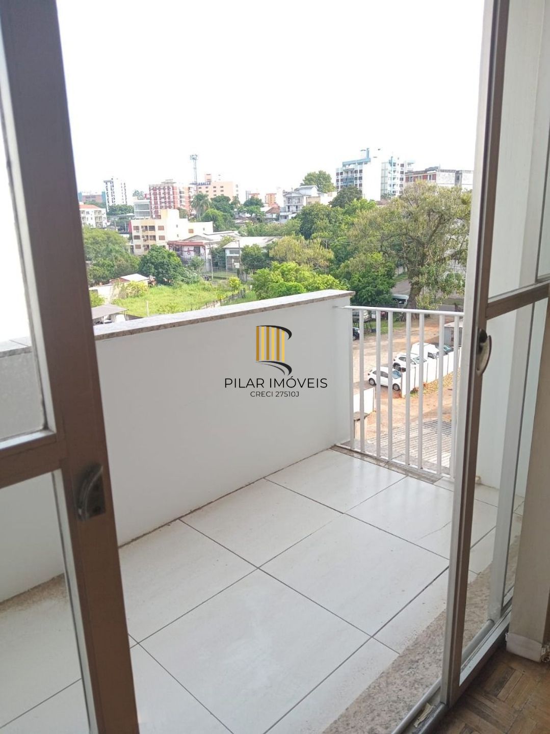 Apartamento de 2 quartos e elevador em Canoas.