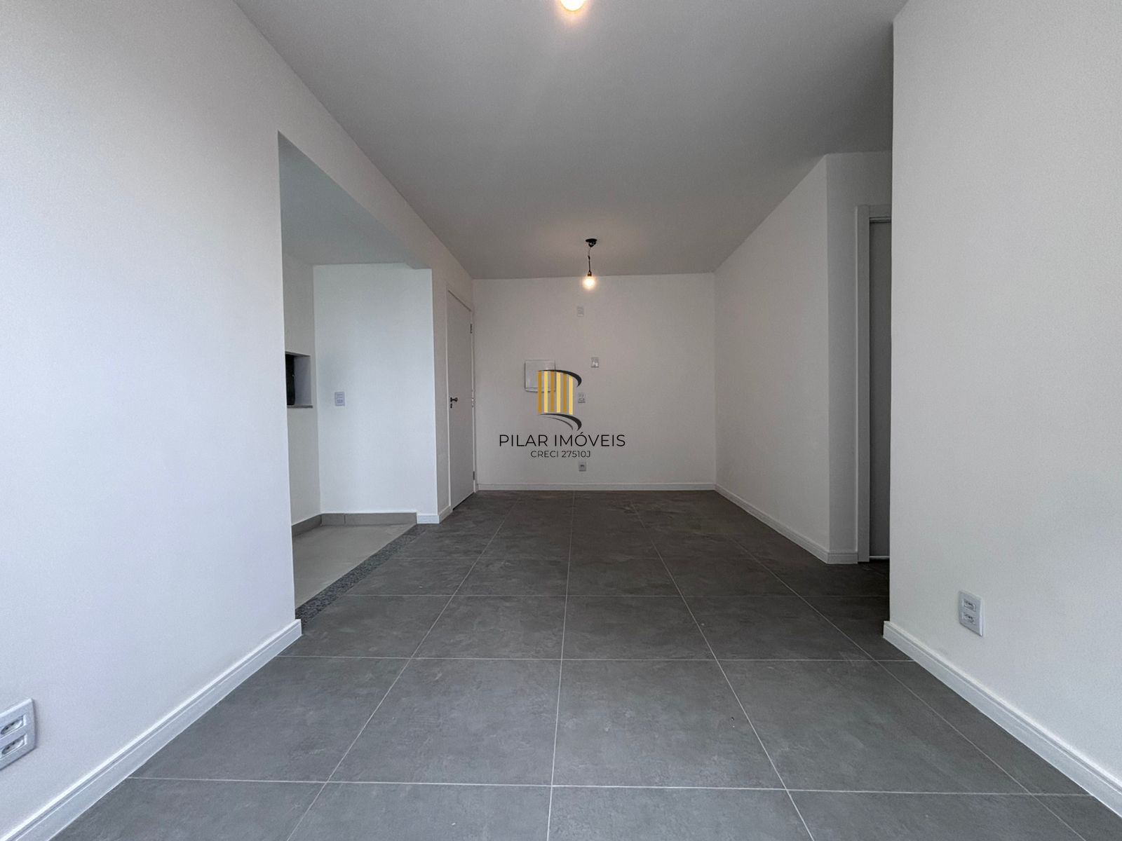Apartamento de 2 quartos, suíte, elevador e 1vaga no bairro Jardim Sabará