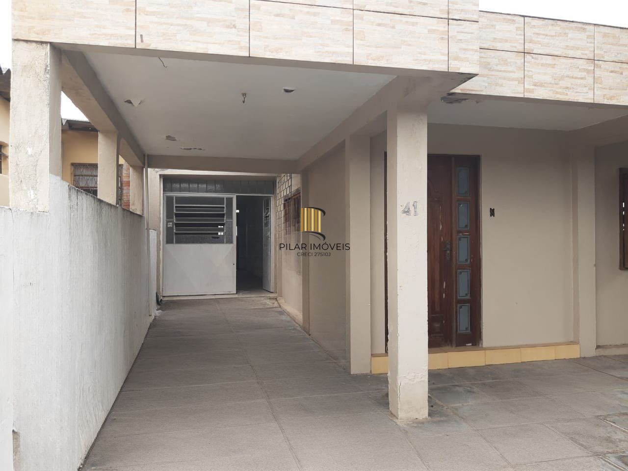 Casa de 2 Quartos e 2  vagas de garagem no Parque Granja em Cachoeirinha. - Pilar Imóveis