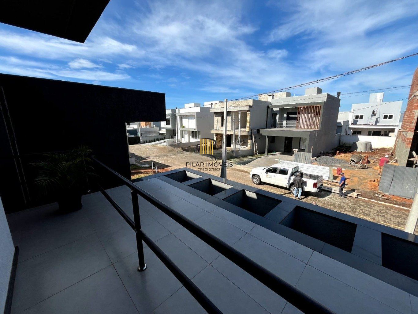 Casa de 3 dormitórios e 4 vagas de garagem em Gravataí.