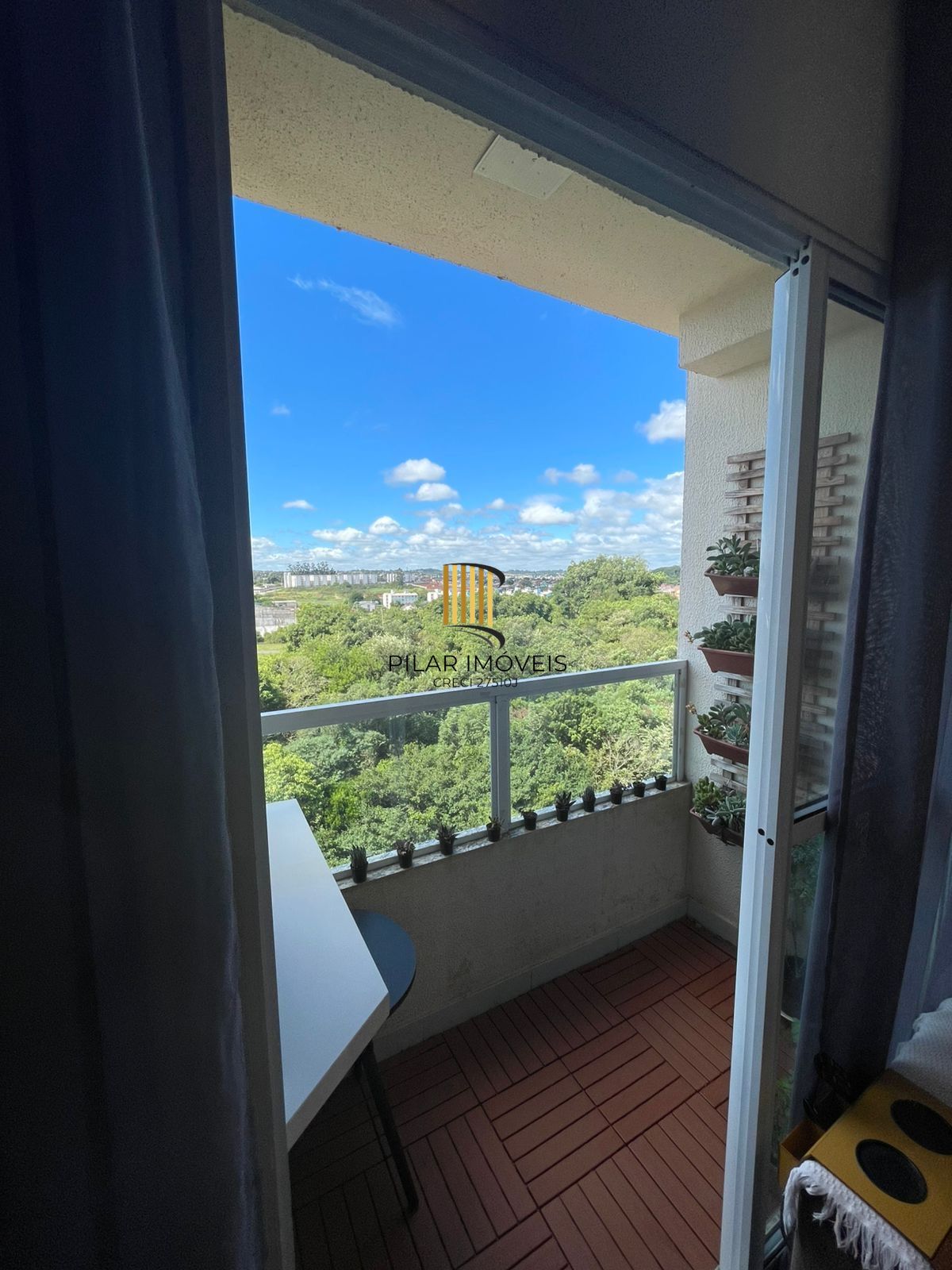 Apartamento com Sacada Linda Vista com 1 vaga de garagem Santa Fé Porto Alegre