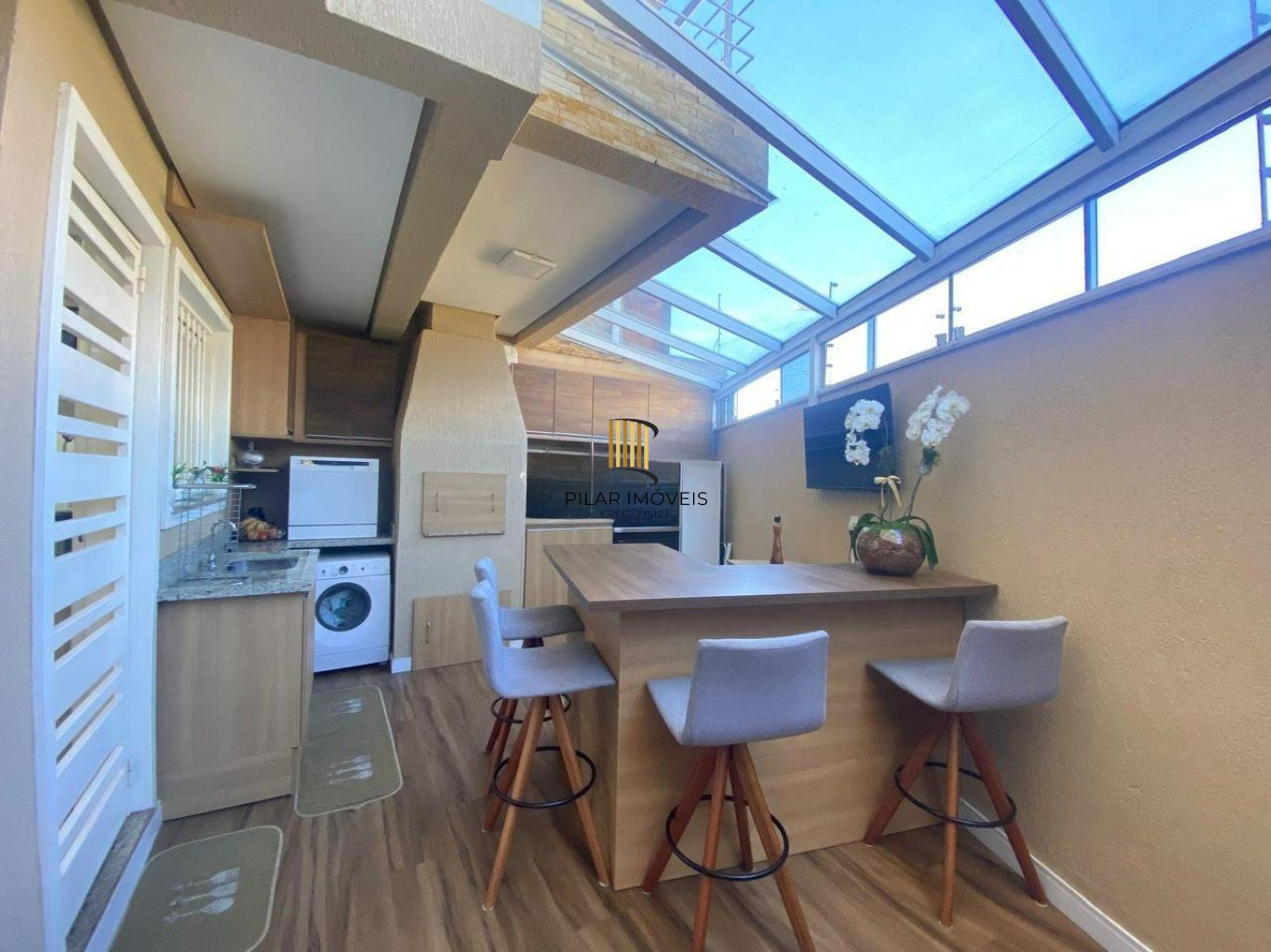 Casa de 3 quartos, 2 vagas de garagem cobertas no bairro Mato grande em Canoas.