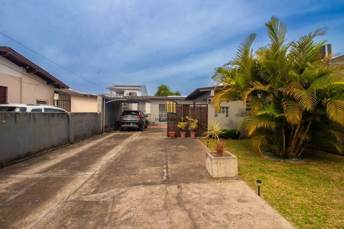 Casa com 1 quarto, churrasqueira e 4 vagas no bairro Sarandi