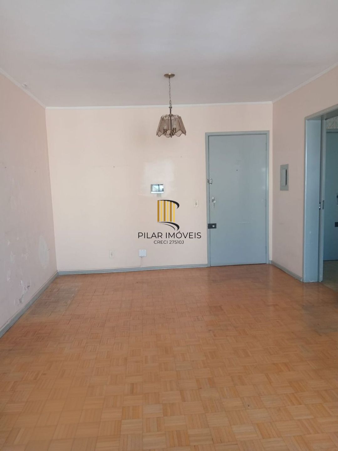 Apartamento de 2 quartos e elevador em Canoas.