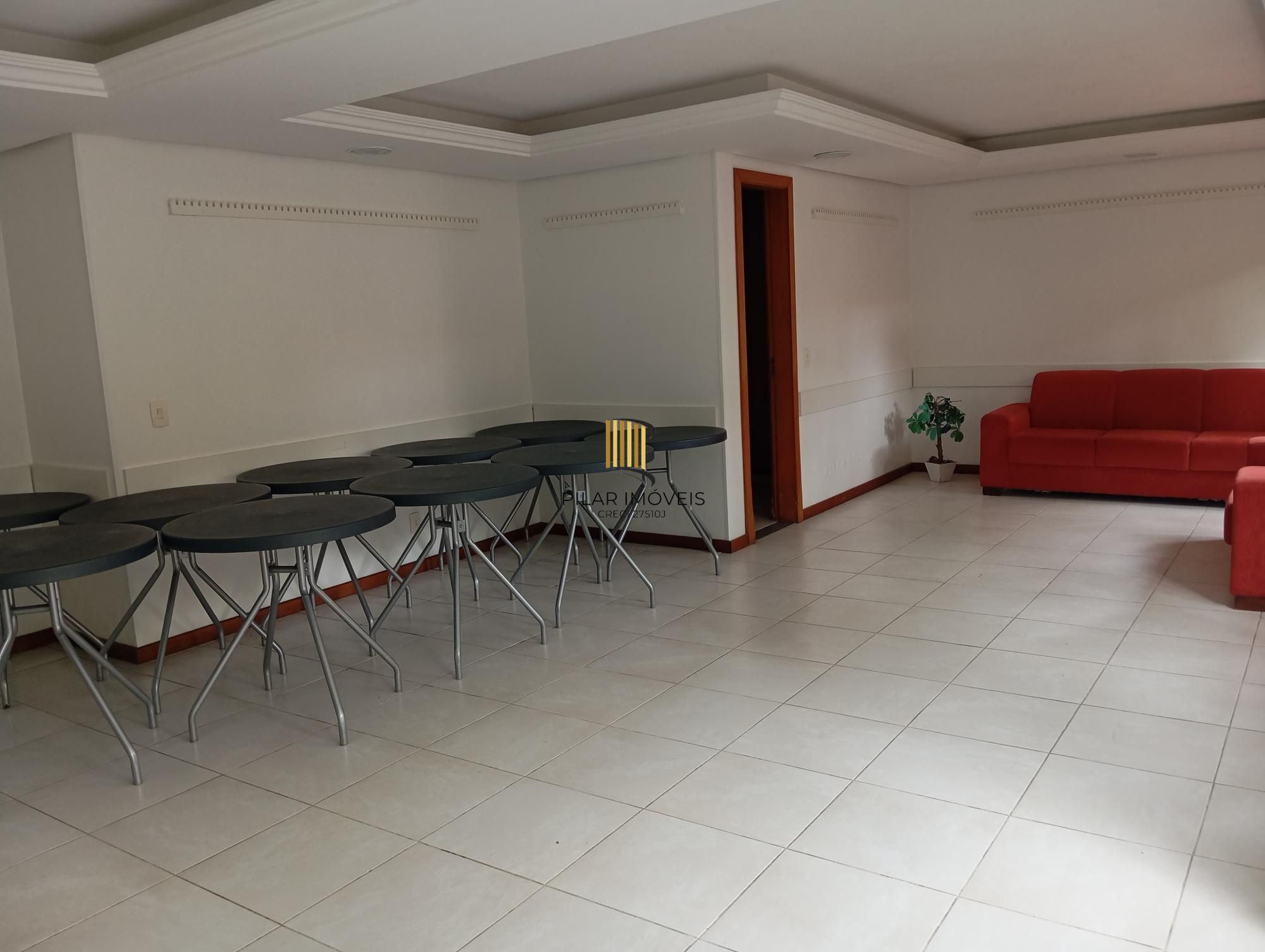 Apartamento com 2 Dormitórios, Vaga Dupla e Elevador no Floresta