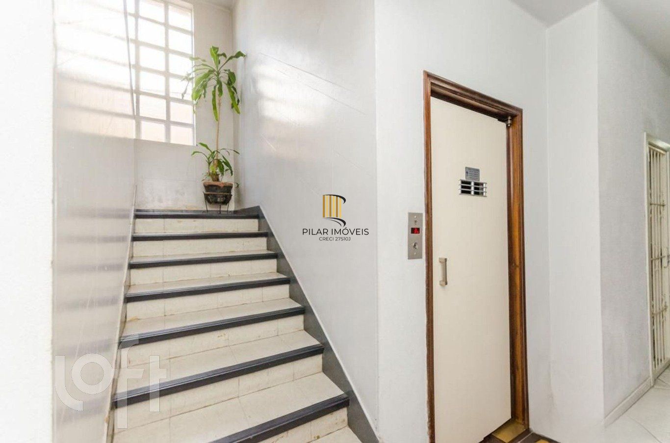 Apartamento com 3 dormitórios em prédio com elevador no Bairro Santa Cecília