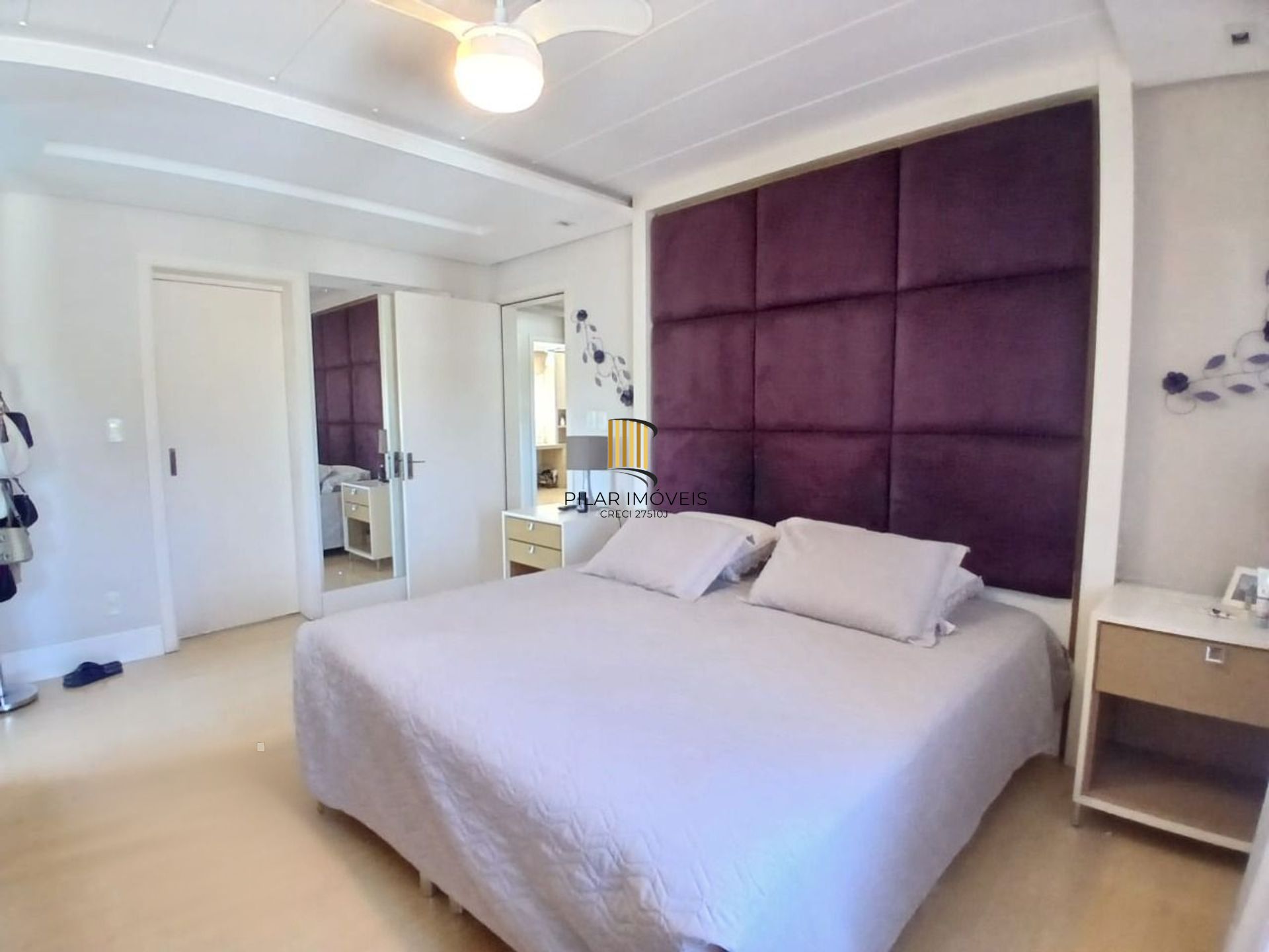 Cobertura com 4 quartos, 1 suíte, 4 vagas e elevador no bairro Igara Canoas.