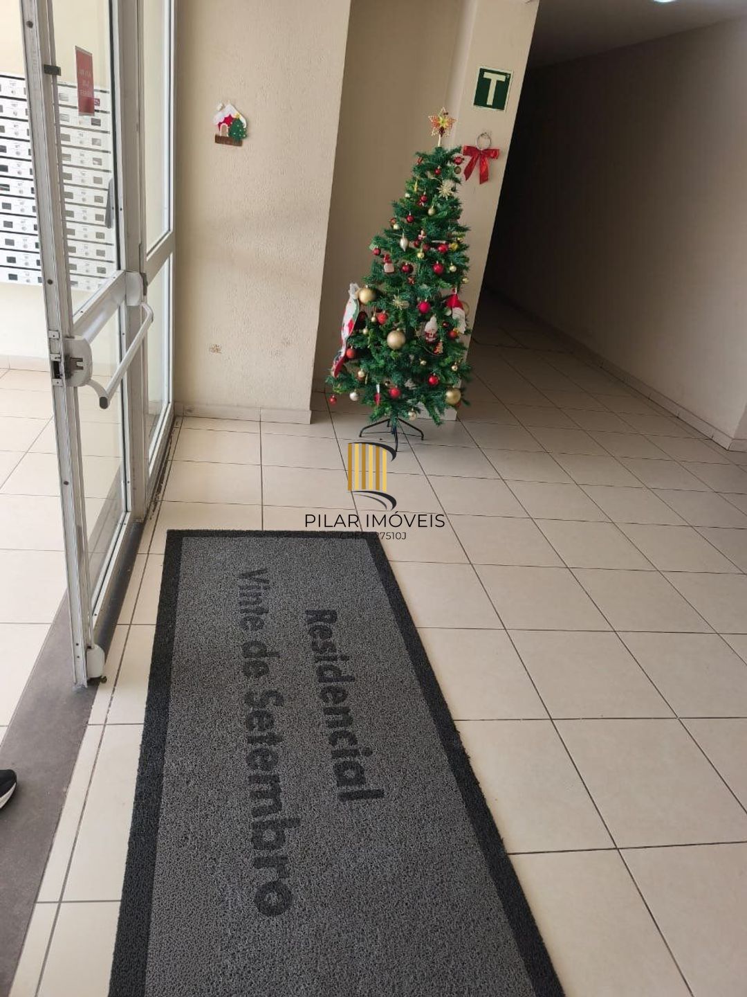 Apartamento de 2 dormitórios, elevador e 1 vaga de garagem em Canoas.