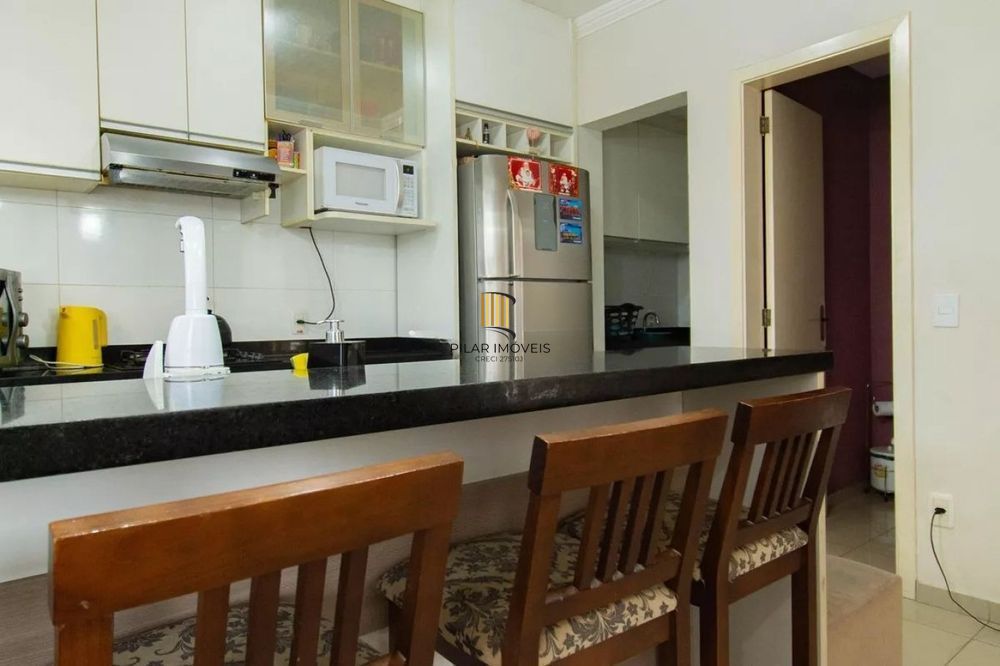 Casa de 3 dormitórios e 2 vagas de garagem em Canoas.