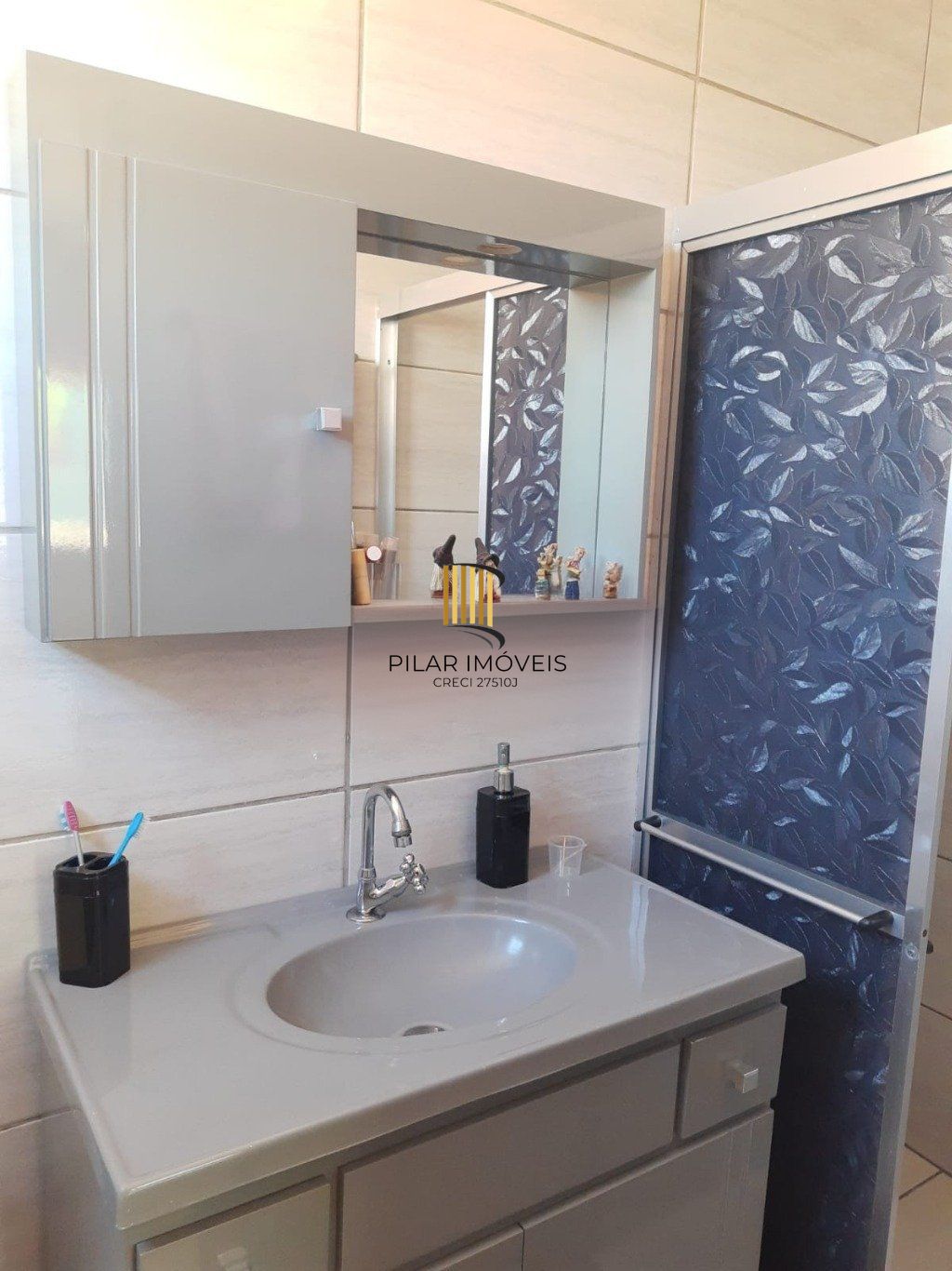 Casa com 3 quartos e 2 vagas de garagem coberta em Cachoerinha.