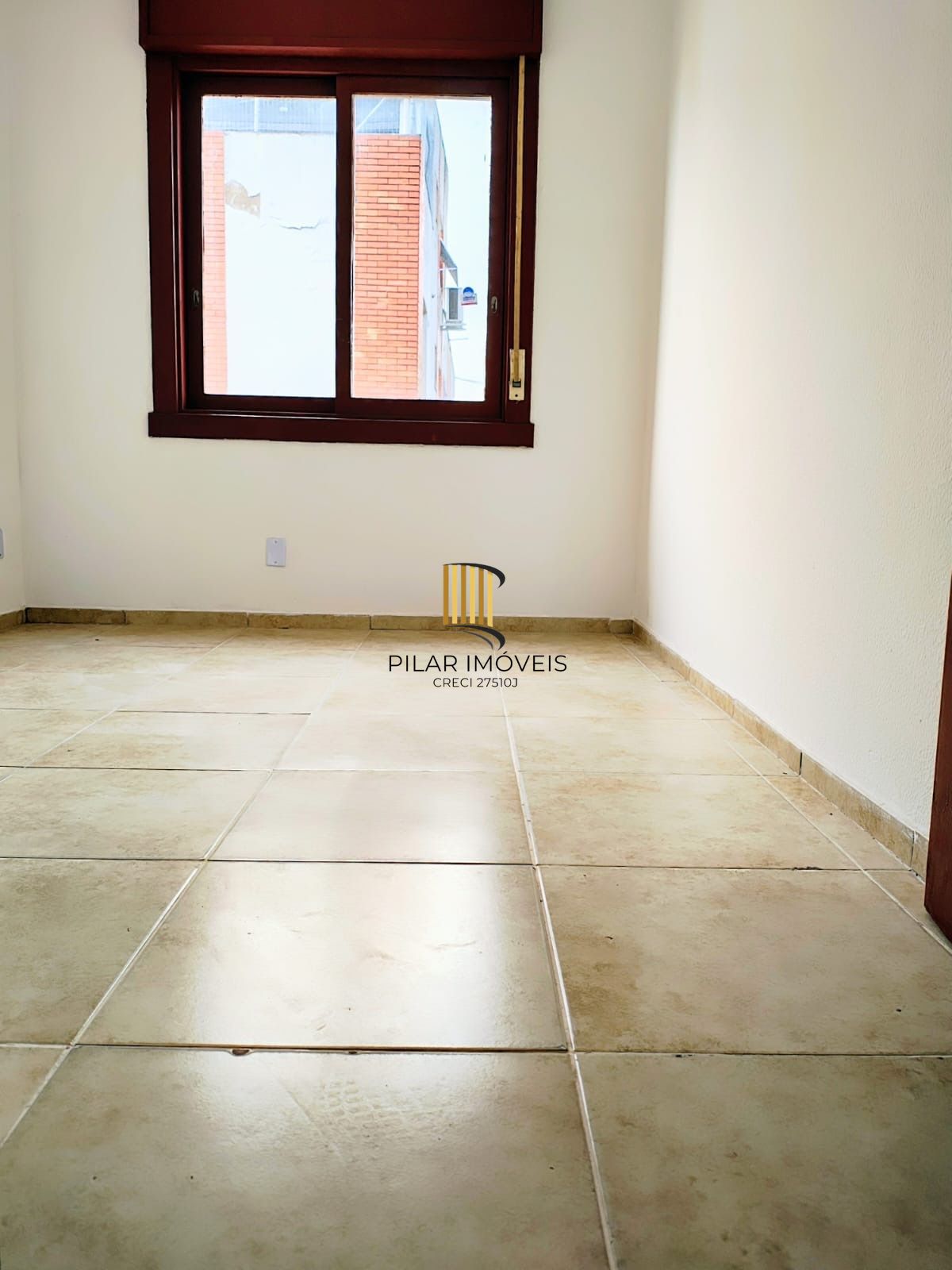 Apartamento com 66 m2 localizado na Rua Abaeté no Bairro Sarandi