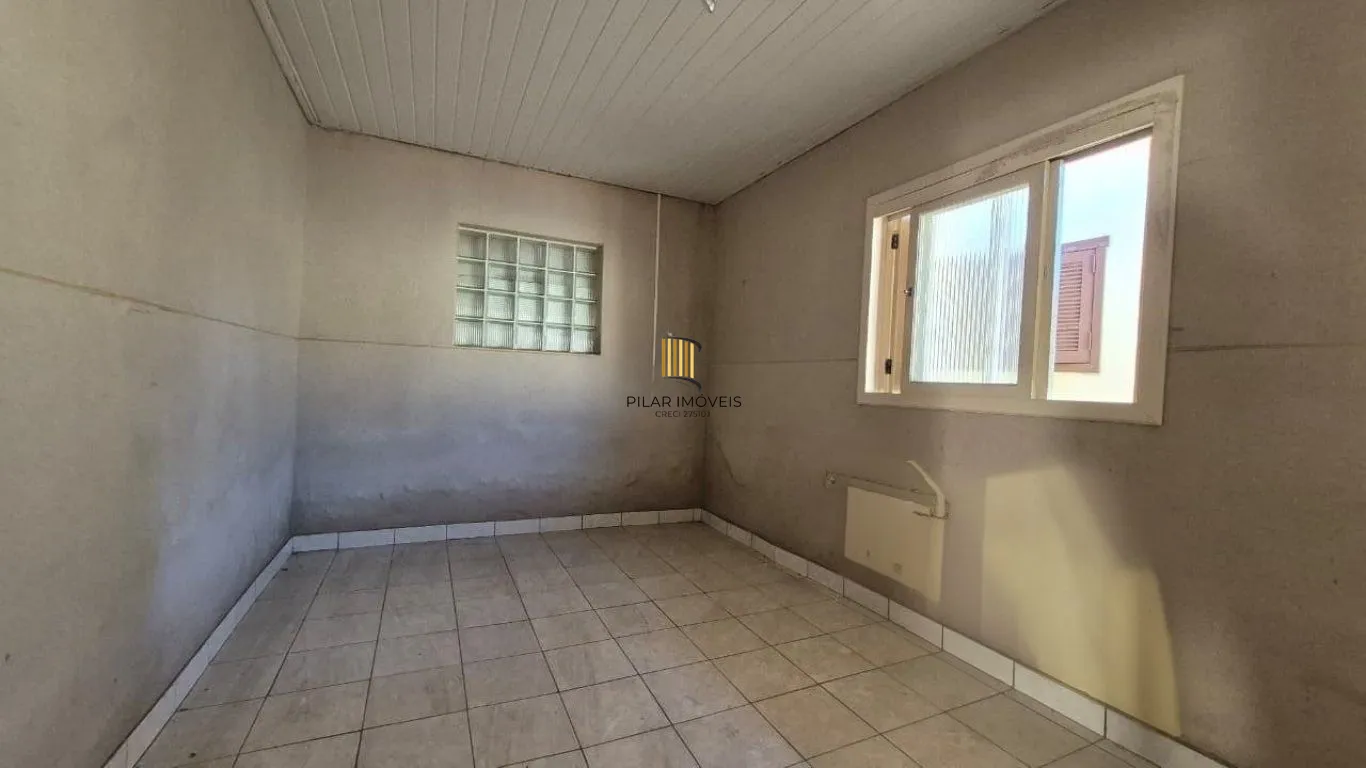 Casa de 3 quartos e 5 vagas de garagem em Canoas.