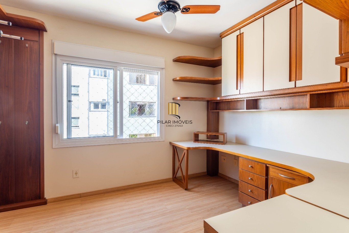 Apartamento com 3 Quartos, 1 suite e 1 vaga à Venda no bairro Tristeza.