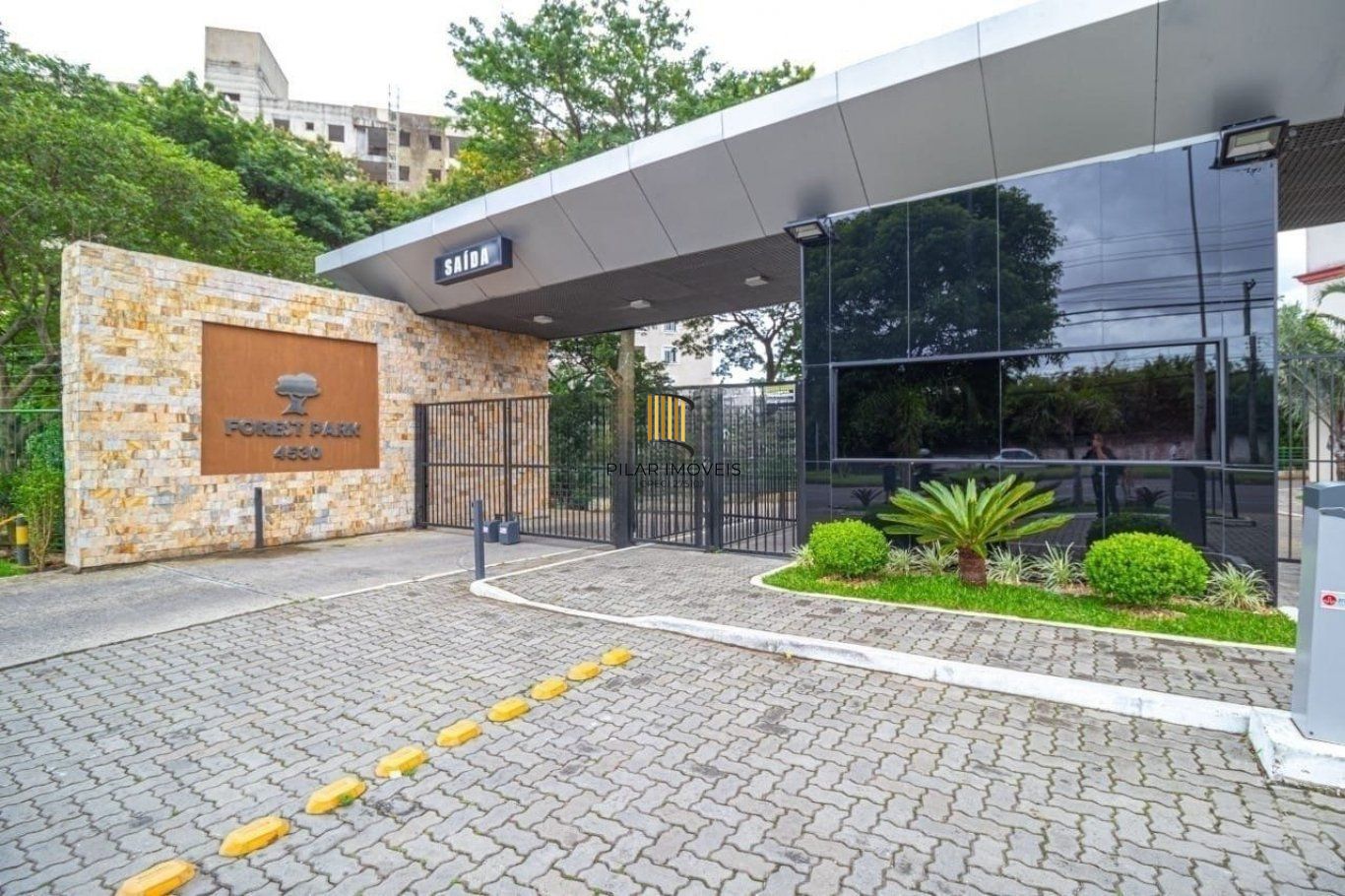 Cobertura com 3 quartos, 2 Vagas de garagem No Bairro Cavalhada.