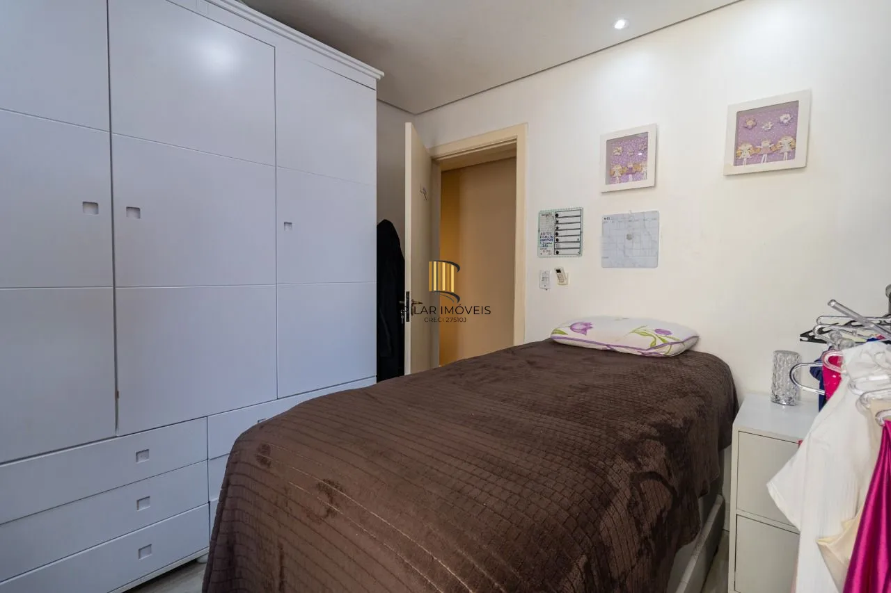Apartamento mobiliado 2 quartos, vaga e churrasqueira no bairro Cristo Redentor