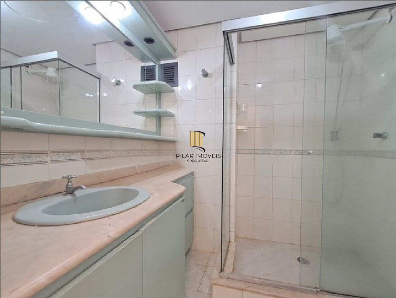 Apartamento com 2 quartos e 1 vaga à venda em Centro Histórico.