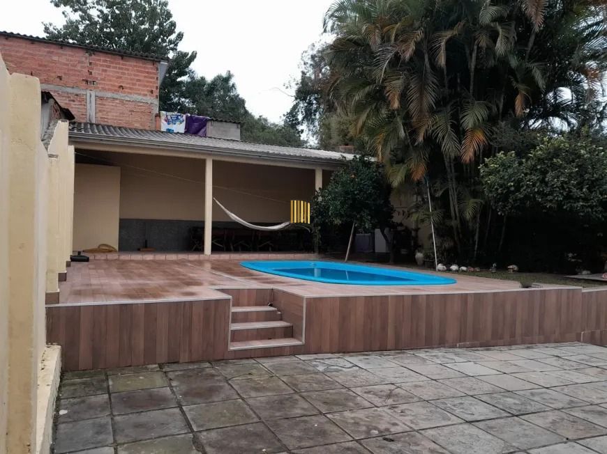 Casa com 3 Quartos e 3 banheiros à Venda, 387 m²
