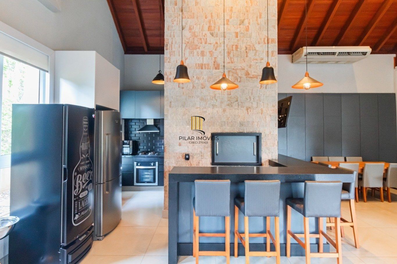 Apartamento com 3 quartos(1 suíte) e 2 vagas de garagem no Bairro Petrópolis