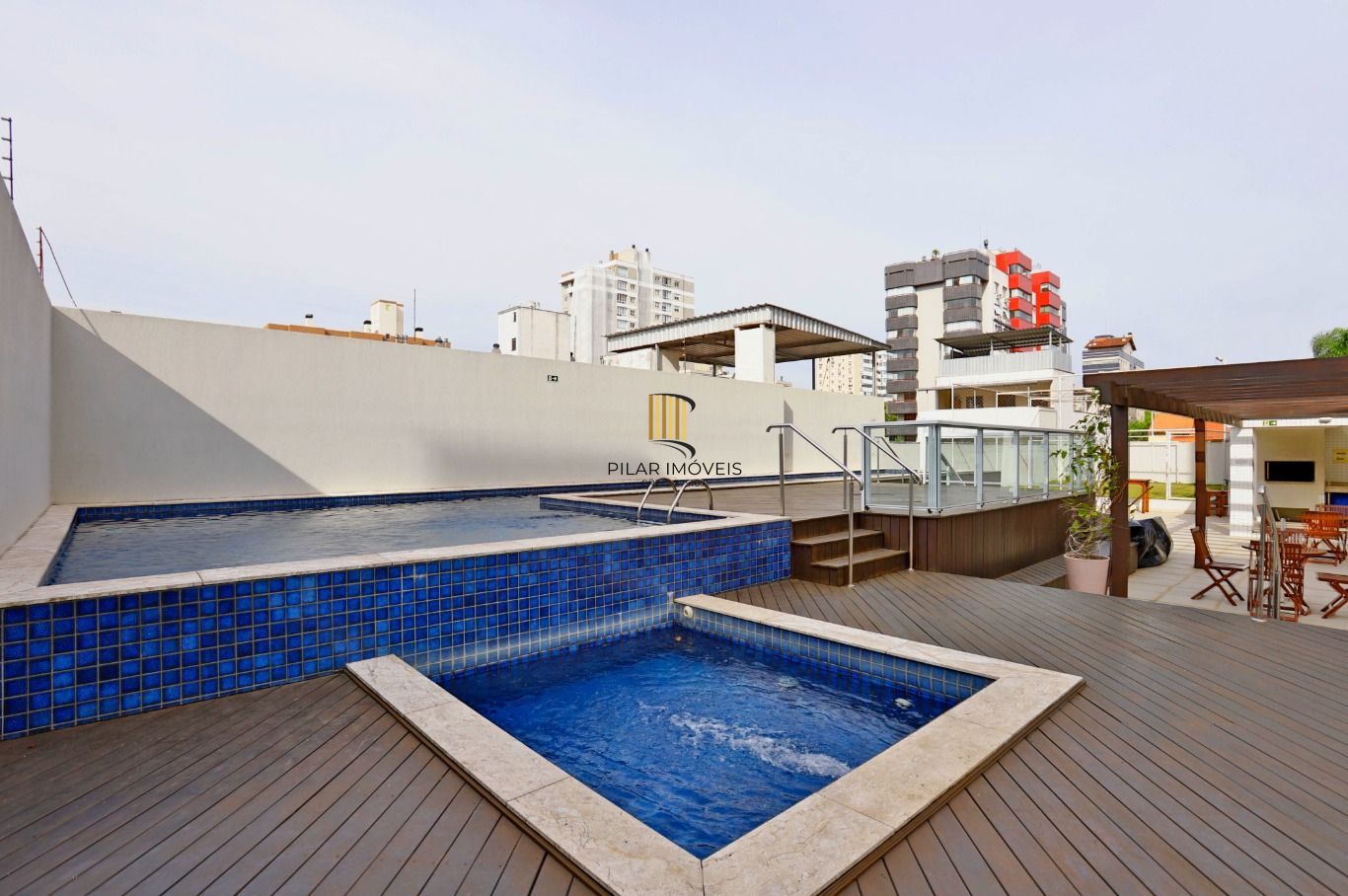 Apartamento com 2 quartos (1suíte) e 2 vagas de garagem no Bairro Santana