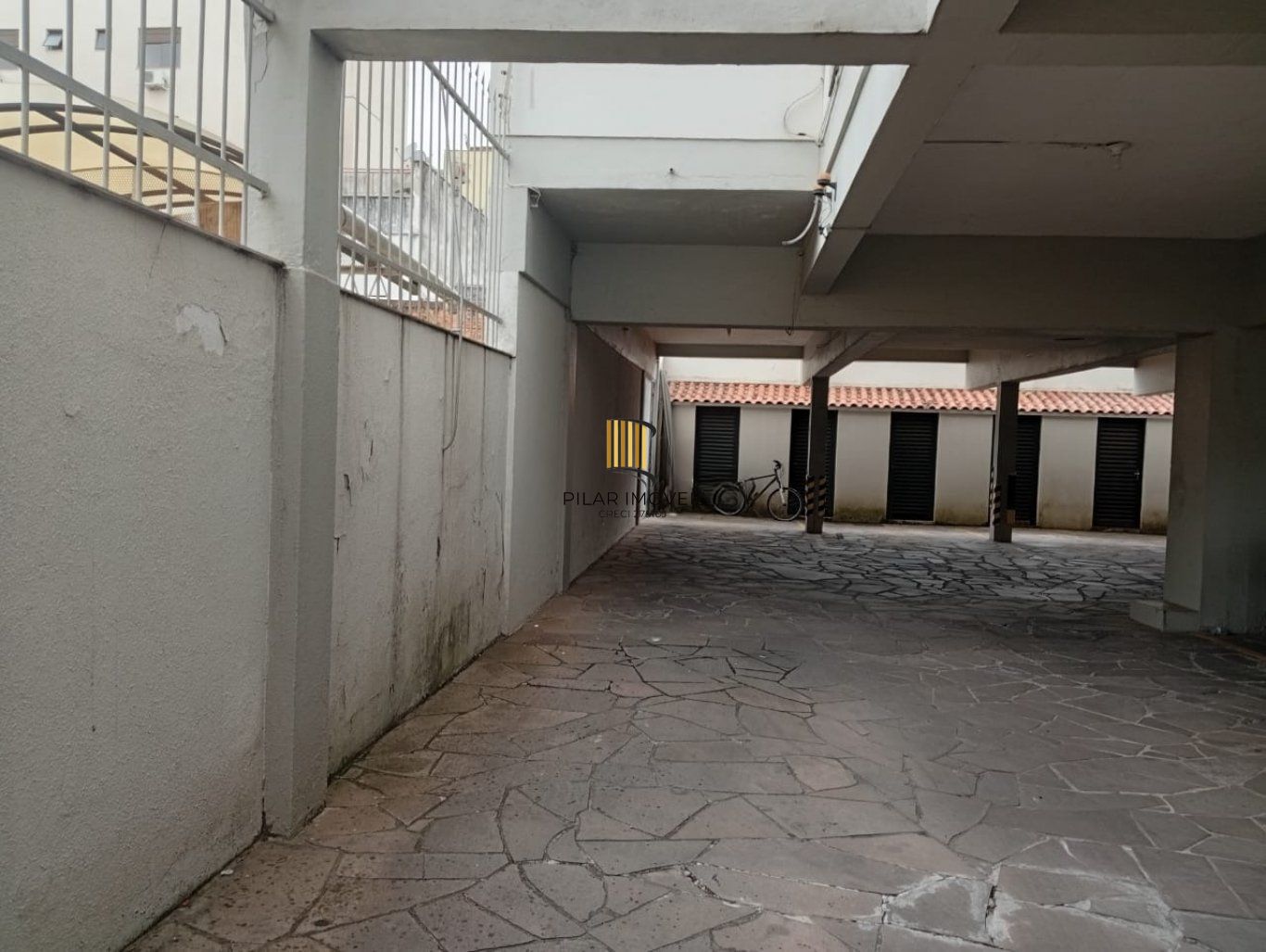 Apartamento com 3 quartos, vaga e sacada no bairro Jardim botânico