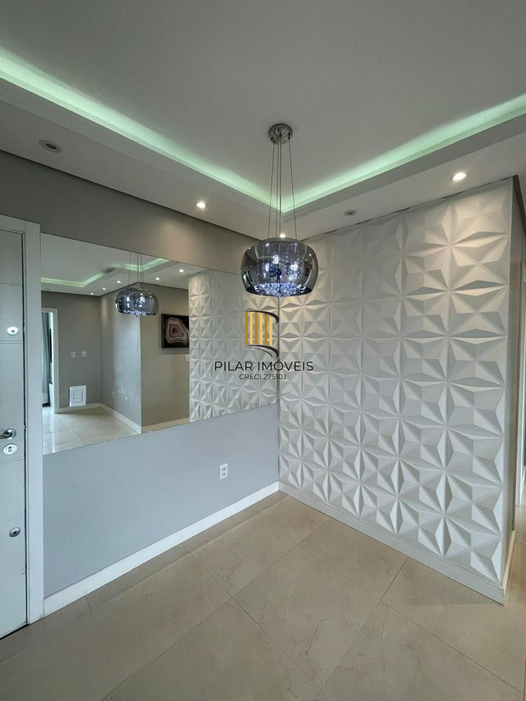 Apartamento com 2 dormitorios, com elevador e 1 vaga de garagem em Canoas.