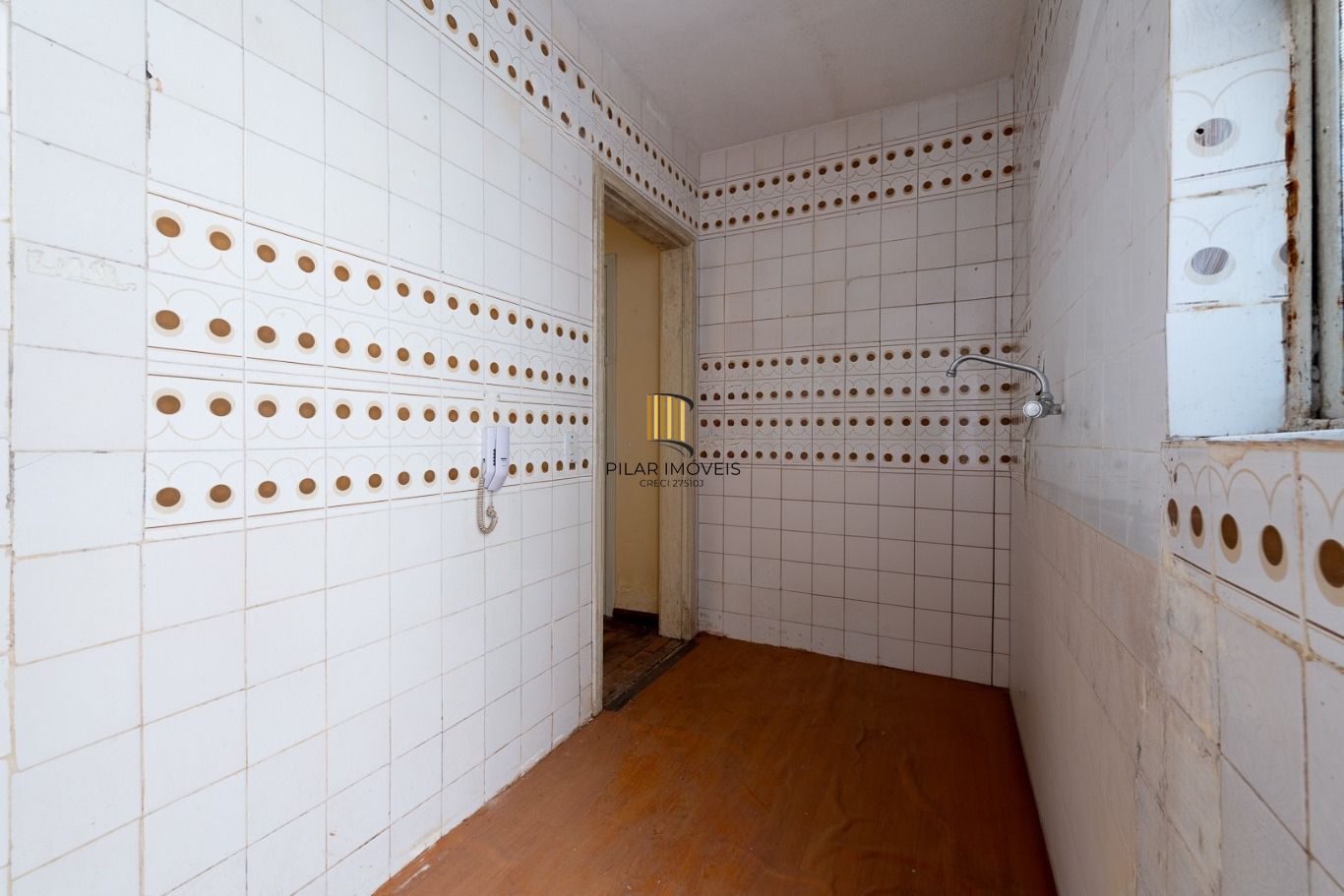 Apartamento JK com 1 dormitório e 54m² à venda em Menino Deus, Porto Alegre.