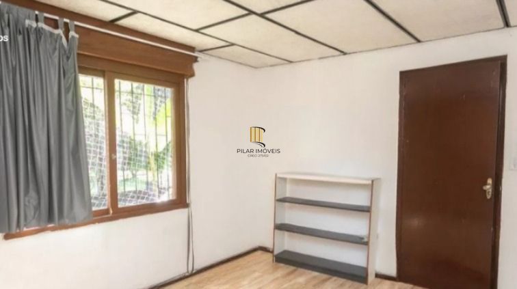 Casa com 3 dormitórios e 2 vagas no Bairro Parque dos Maias