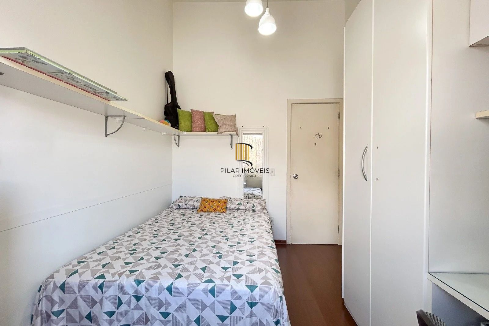 Casa cem condomínio com 2 dormitórios, 1 suite, 2 vagas no bairro Cavalhada