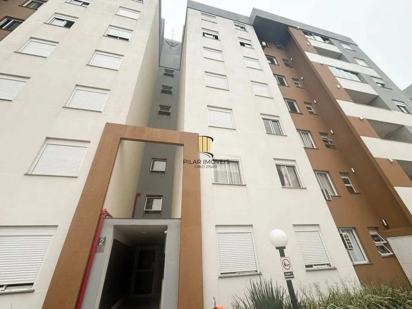 Apartamento de 2 dormitórios, elevador de 1 vaga de garagem em Canoas.