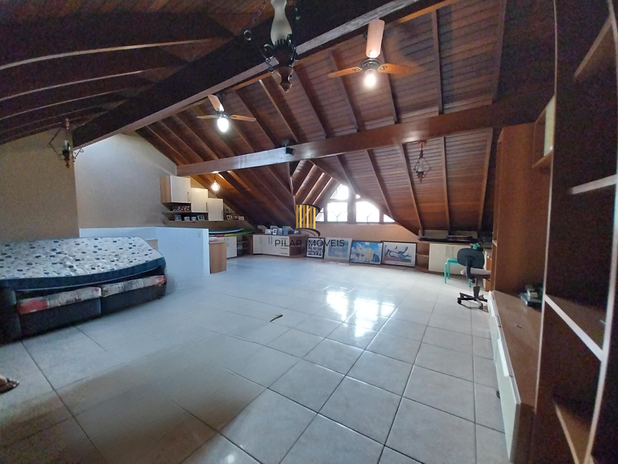 Casa em Condomínio com 4 quartos, 1 suíte e 300m² à venda em Ecoville.