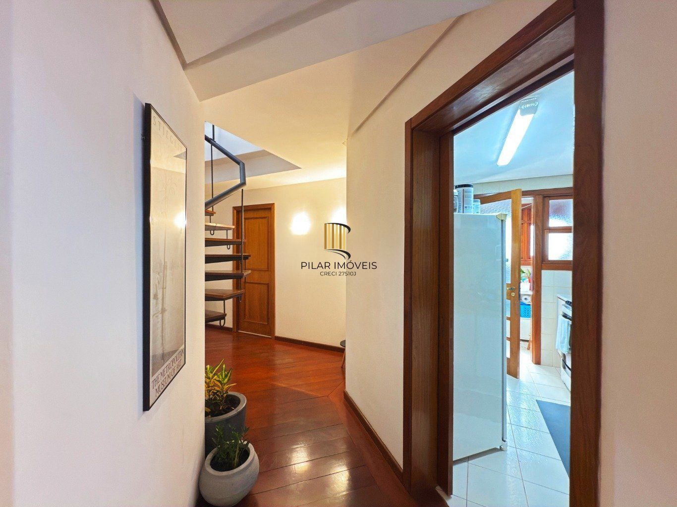 Cobertura de 3 quartos,suíte,elevador,2 vagas no bairro Mont Serrat