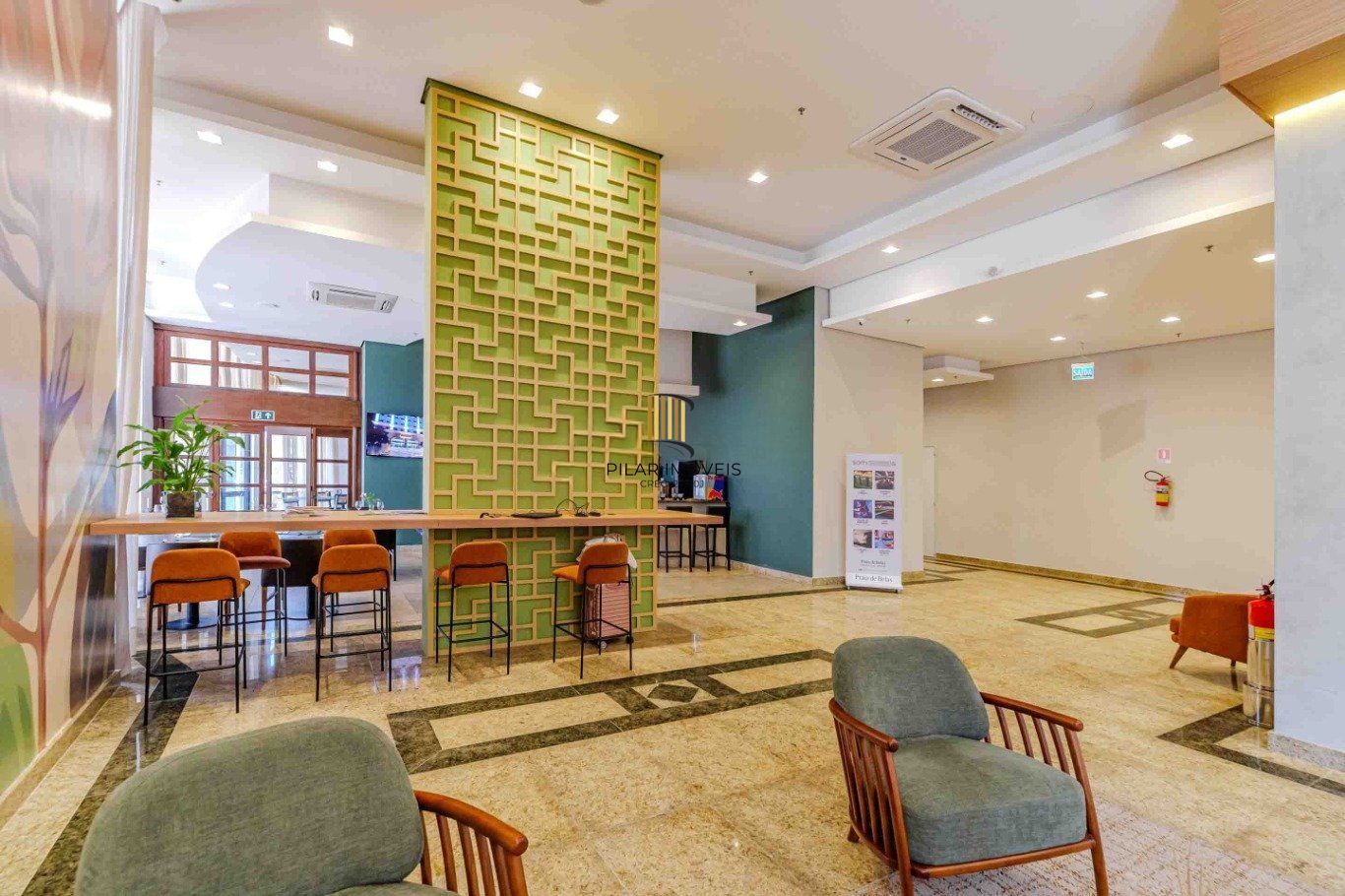 Sala comercial, 2 vagas, elevador e restaurante no bairro Praia de Belas