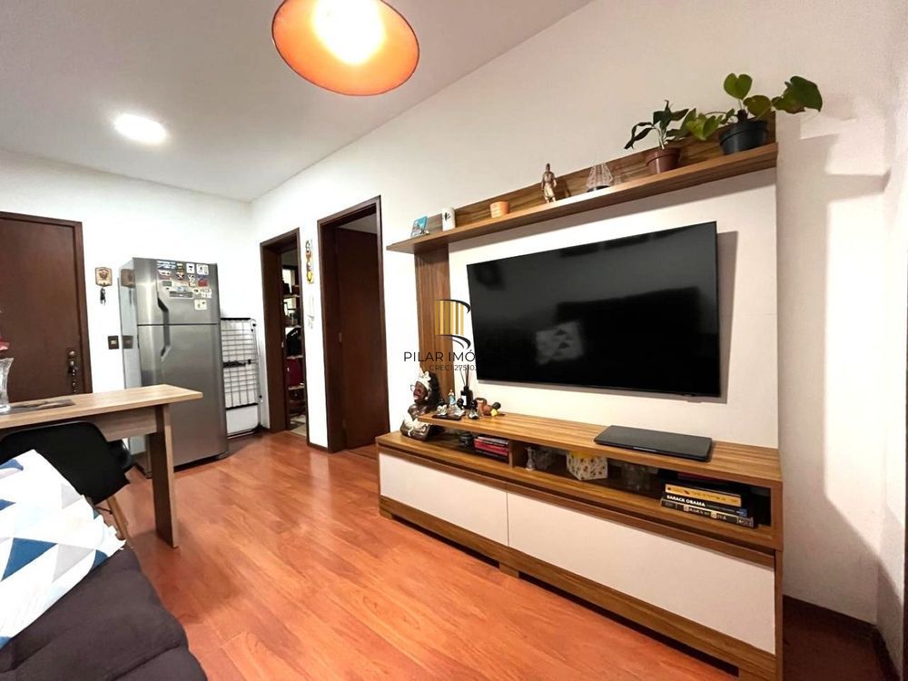 Apartamento com 1 Suite, sacada e 1 vaga de garagem no bairro Cidade Baixa - Pilar Imóveis