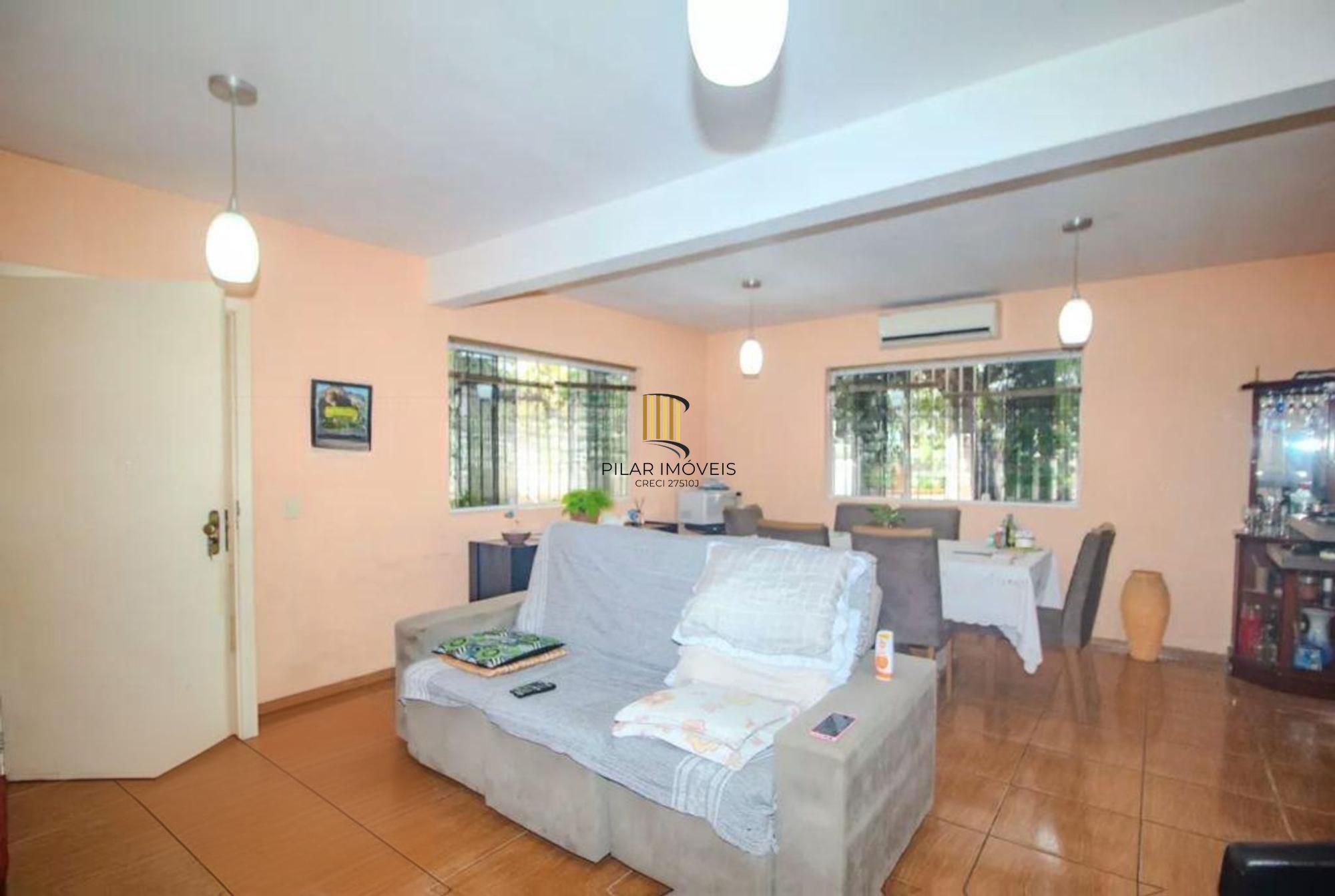 Casa de 3 quartos e 2 vagas de garagem no bairro Nonoai Porto Alegre.