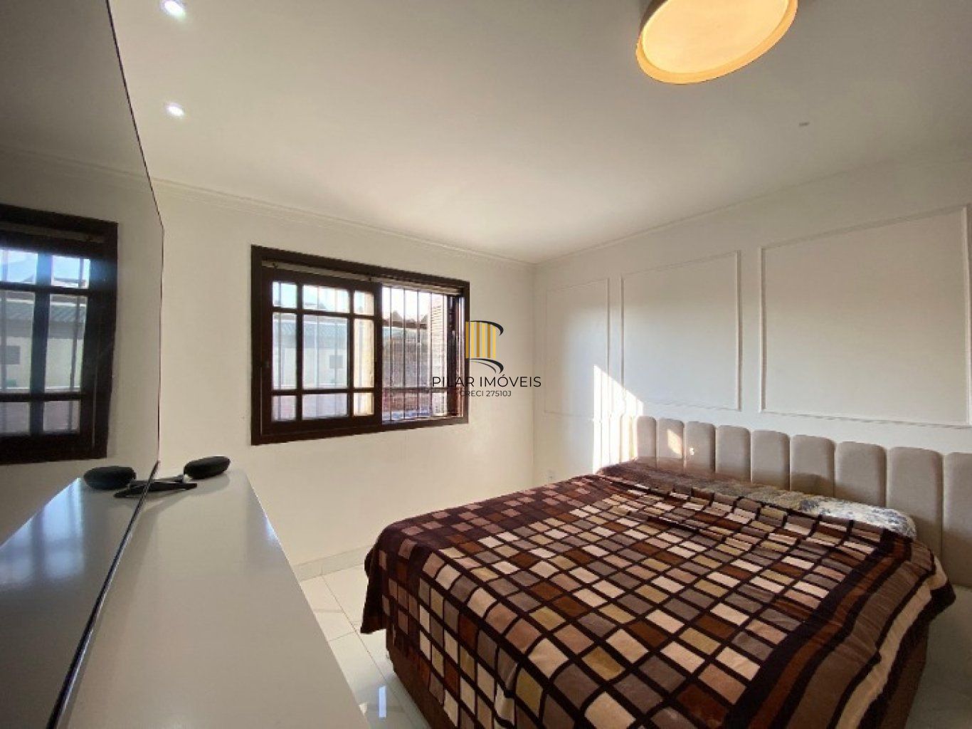 Casa com 3 Dormiórios, 2 vagas de garagem no bairro Harmonia em  Canoas.