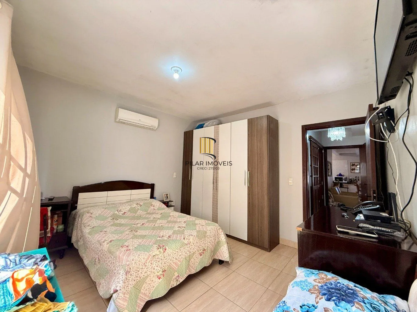 Casa de 4 dormitórios e 3 vagas de garagem em Canoas.