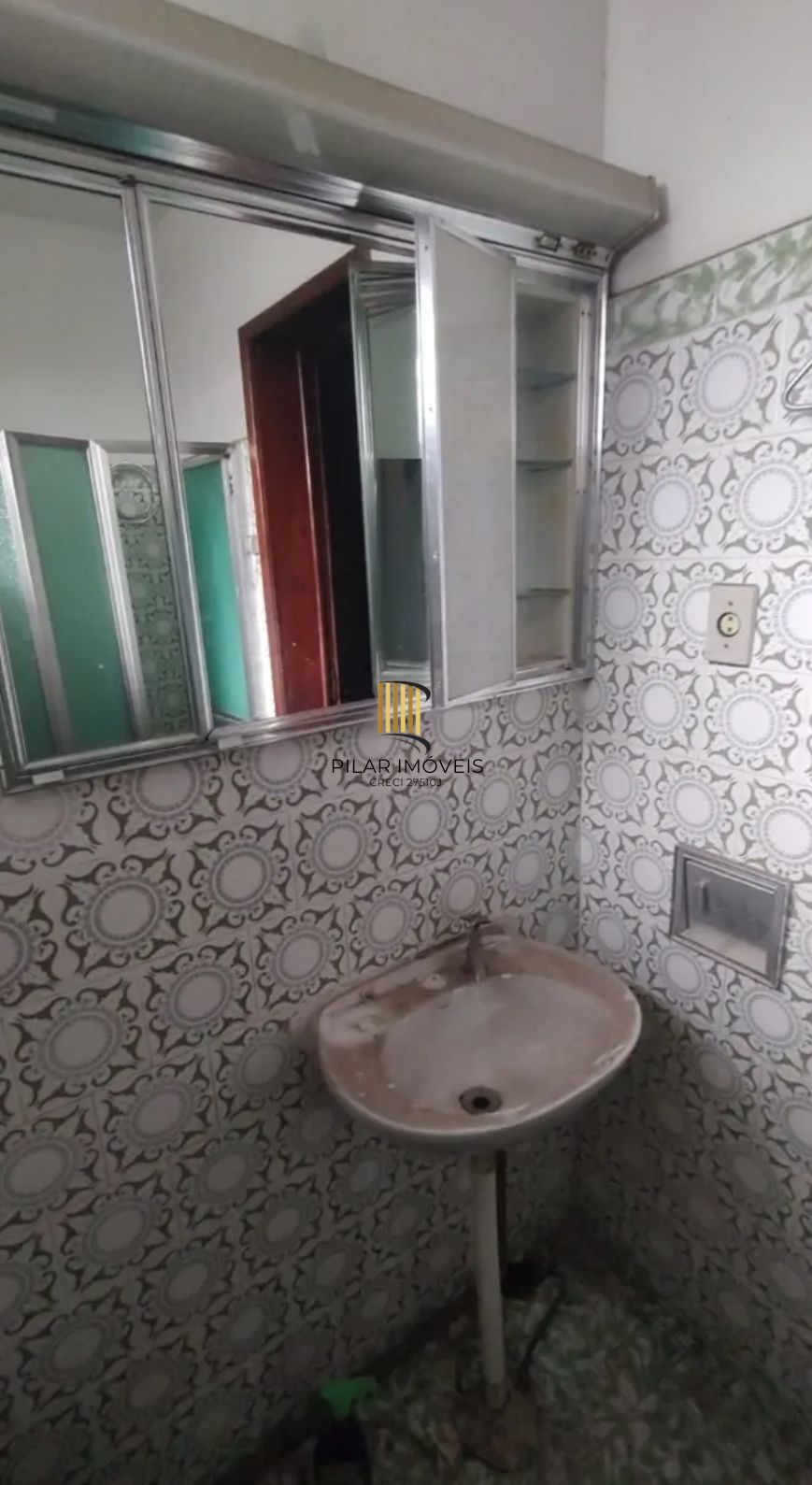 Casa com 3 Quartos e 3 banheiros à Venda, 120 m² por R$ 390.000
