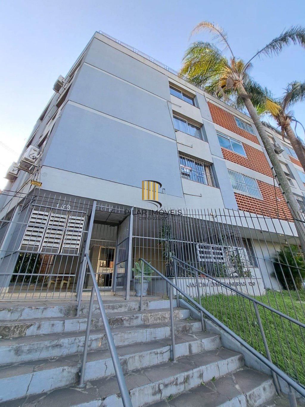 Cobertura de 2 dormitórios bairro Medianeira