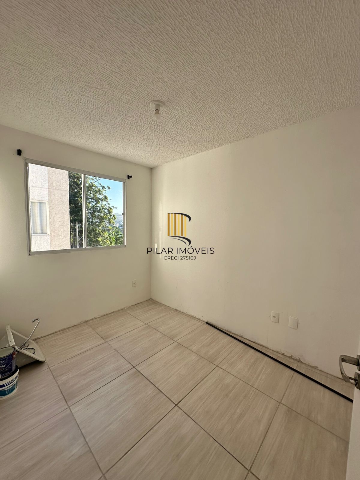 Apartamento 2 dormitórios com 1 vaga Bairro Rubem Berta Porto Alegre