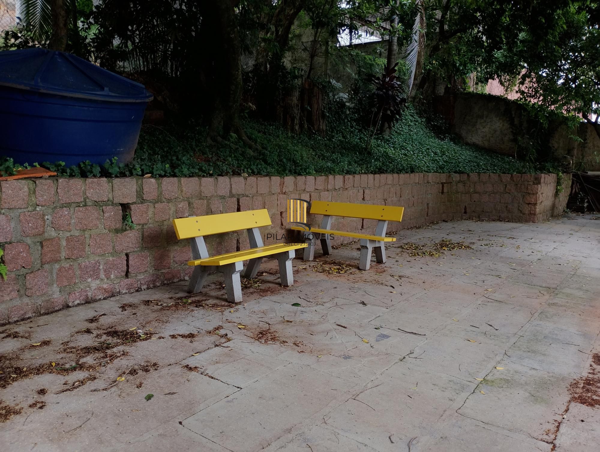 Apartamento à venda com 2 Dormitórios vaga no bairro Petropolis