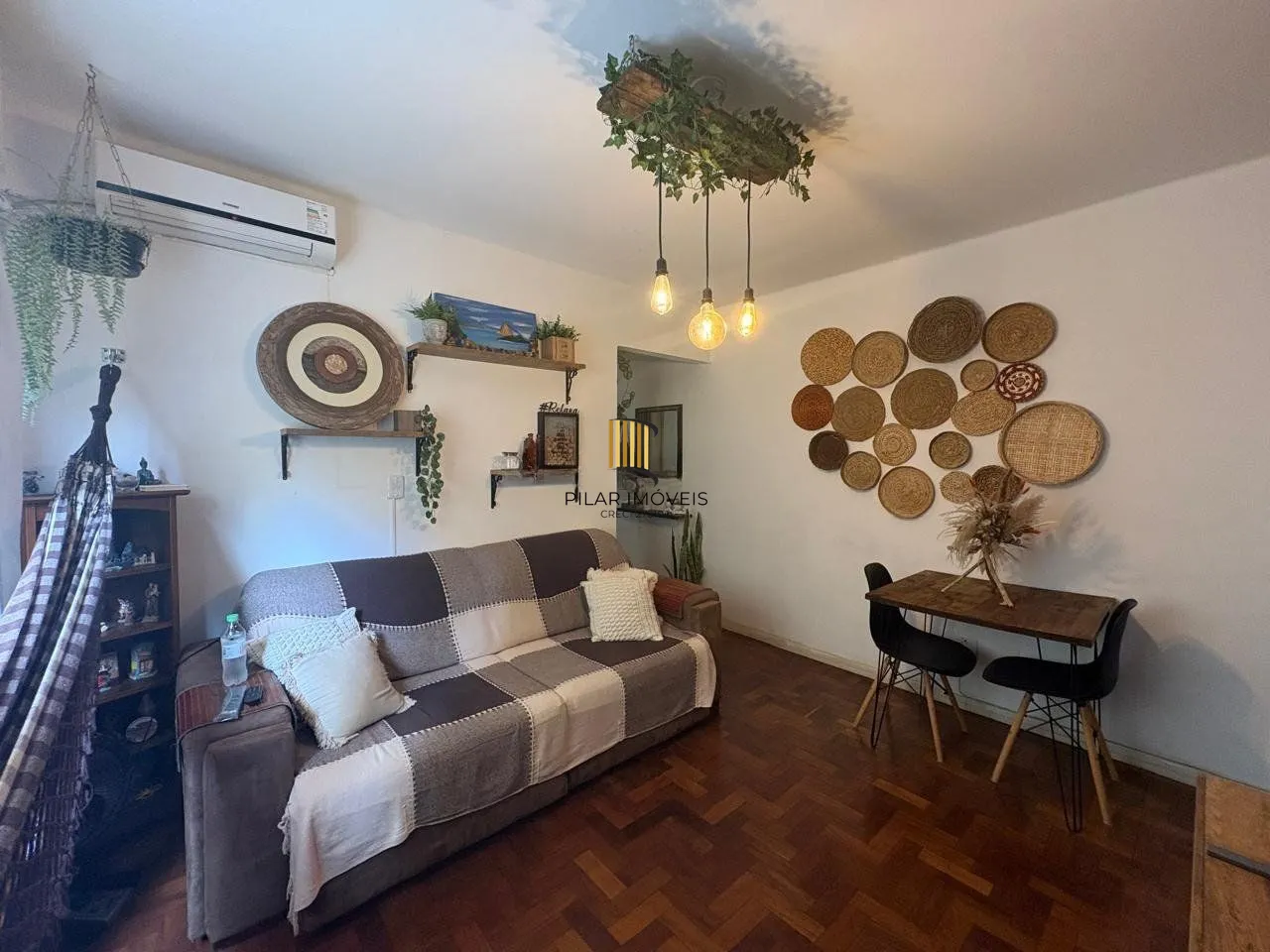 Apartamento 1 Dormitório com 1 vaga e elevador na Protásio Alves