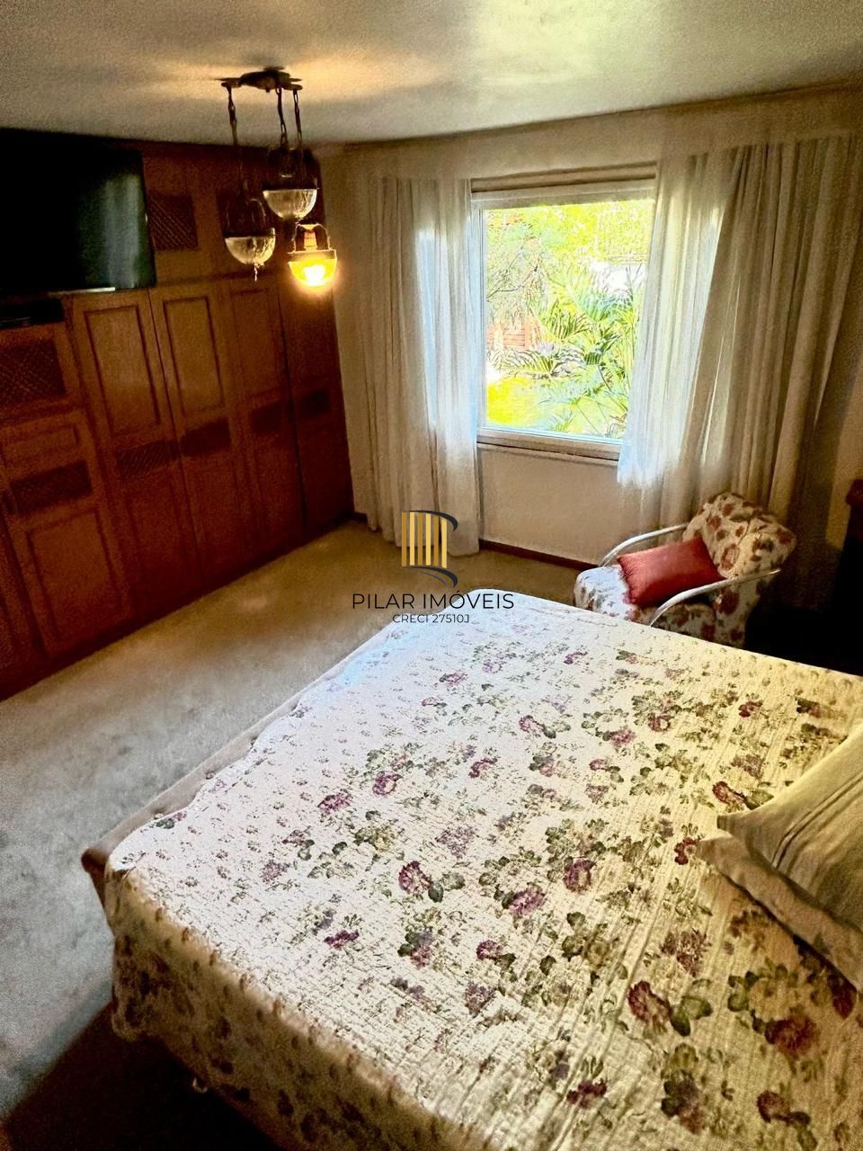 Casa de Esquina com 5 dormitórios com lago ornamental em Taquara