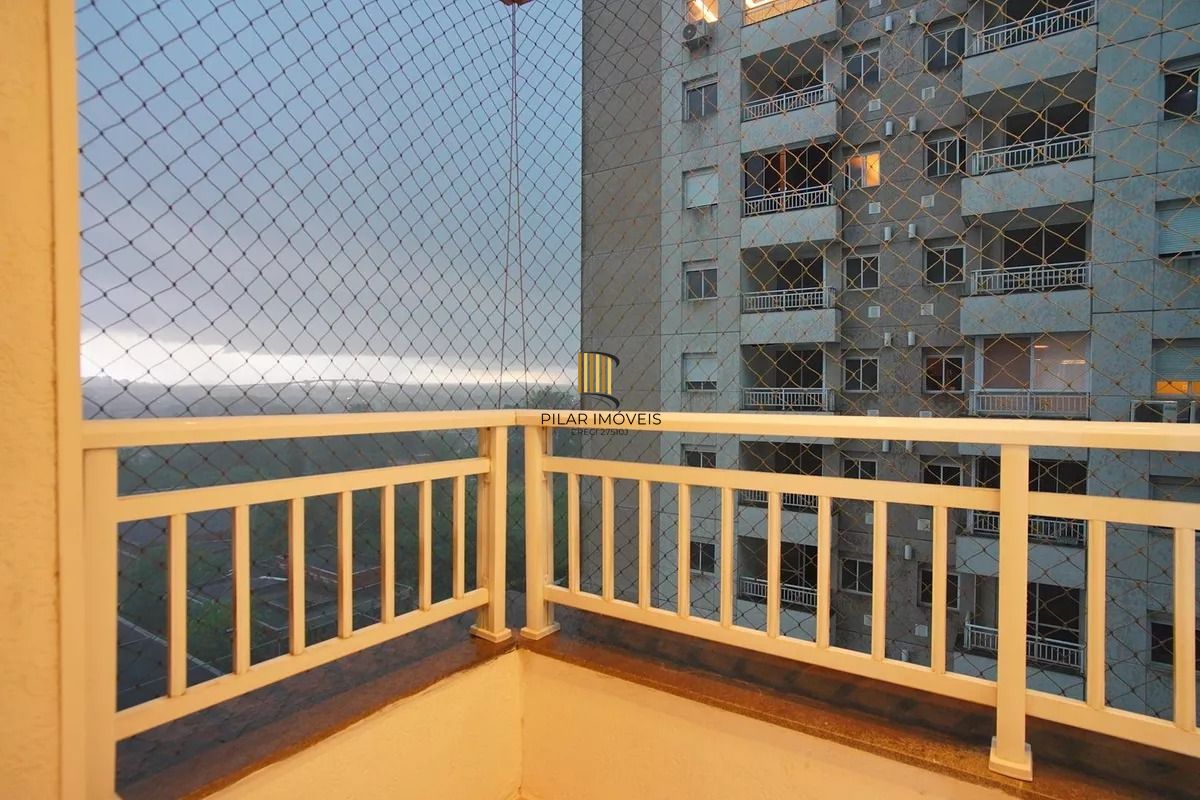 Apartamento 2 dormitórios suíte, elevador, infra e vaga coberta na Farrapos