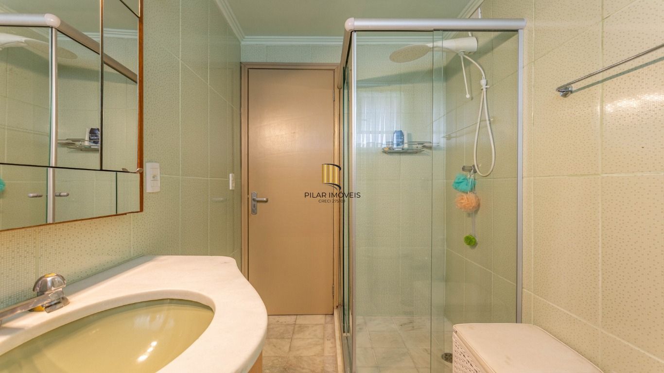 Apartamento mobiliado 3 dormitórios no bairro Petrópolis